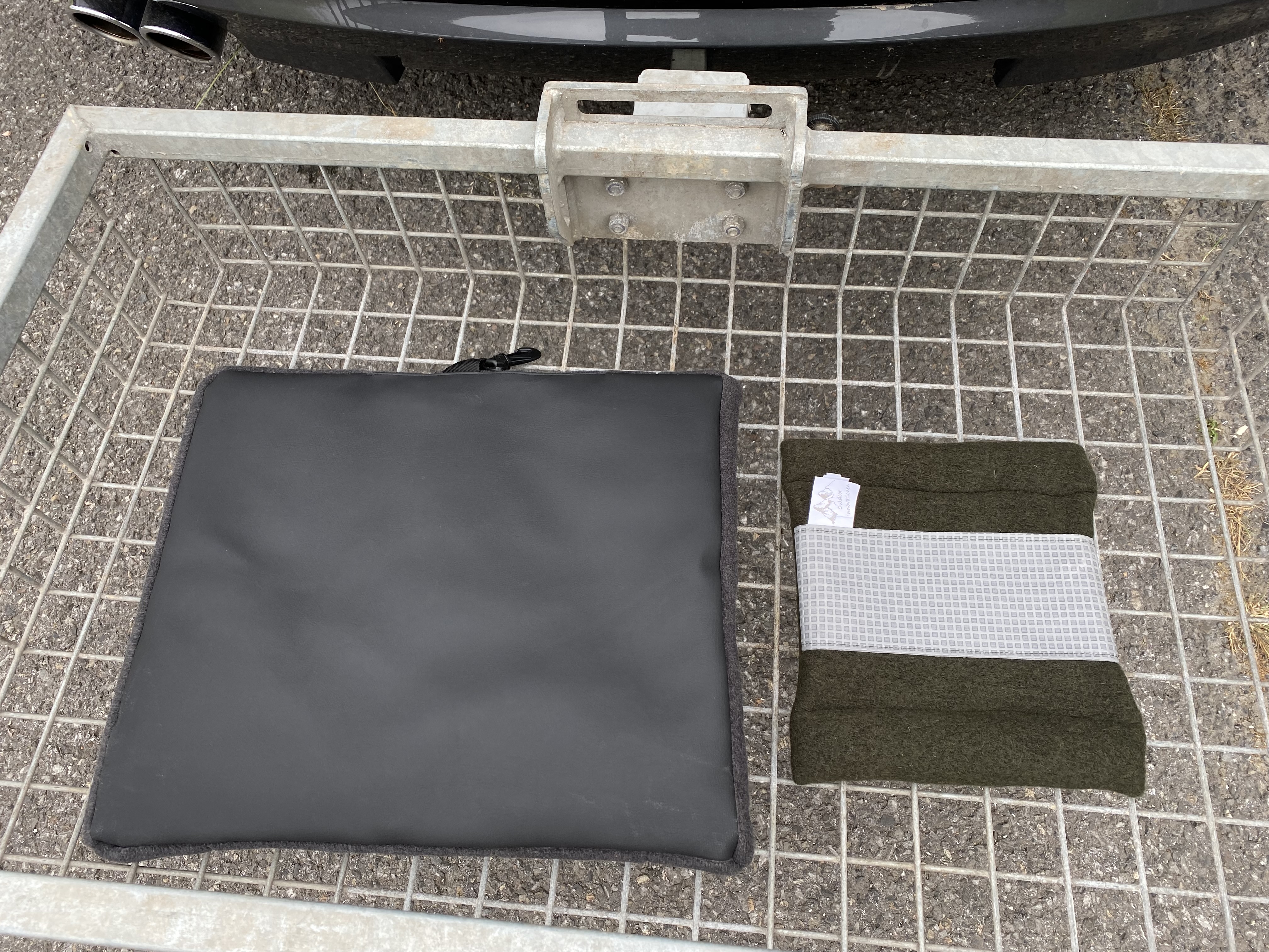 Set bestehend aus Waffenauflage 80904 + Sitzkissen 80903